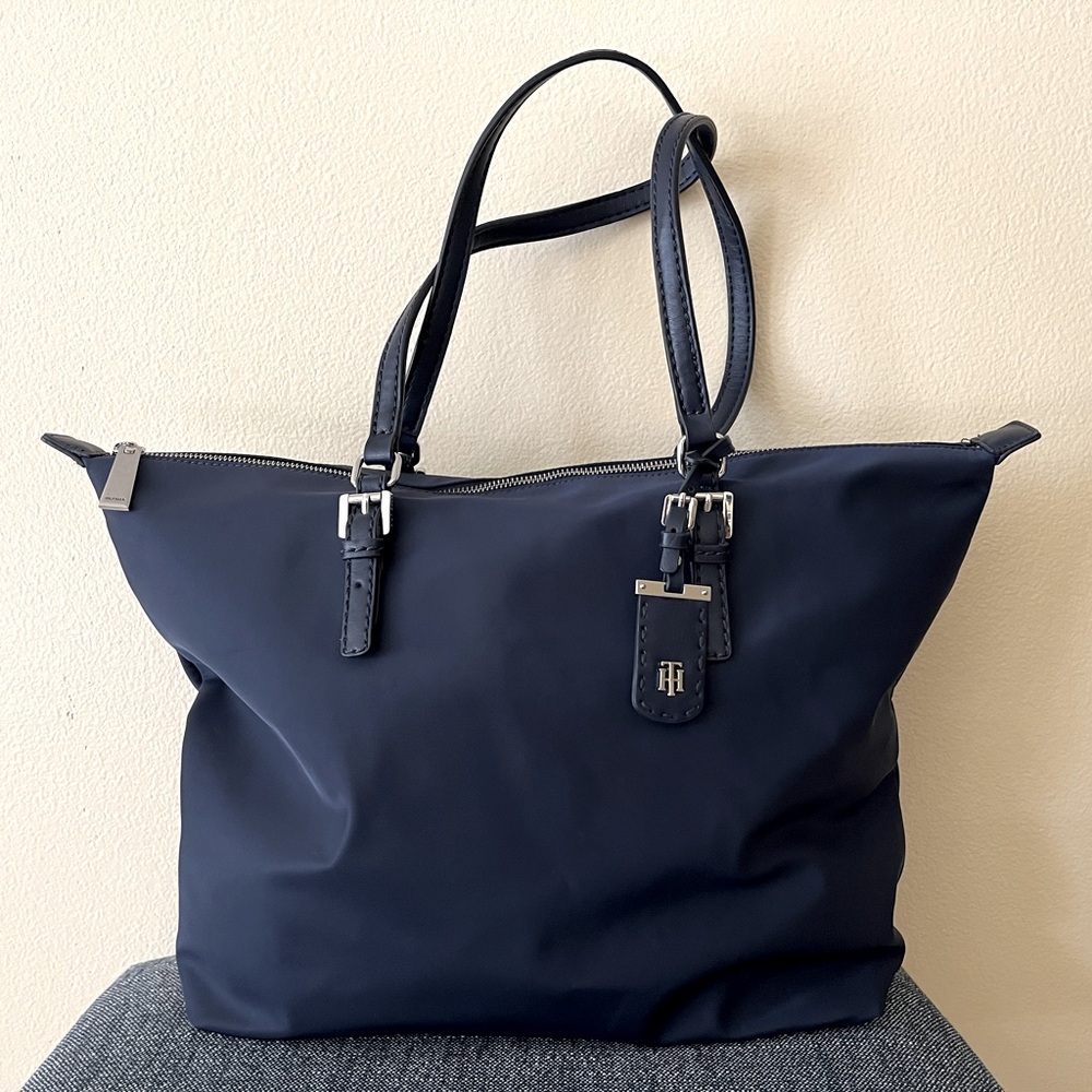 TOMMY HILFIGER MEDIUM TOTE
